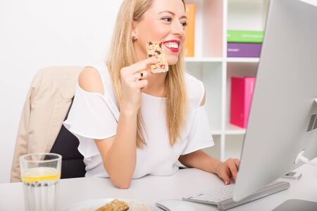 Benefits of Snacking Throughout the Day